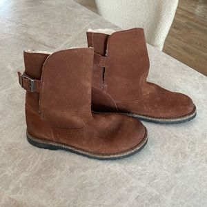 Birkenstock shearling brown boots